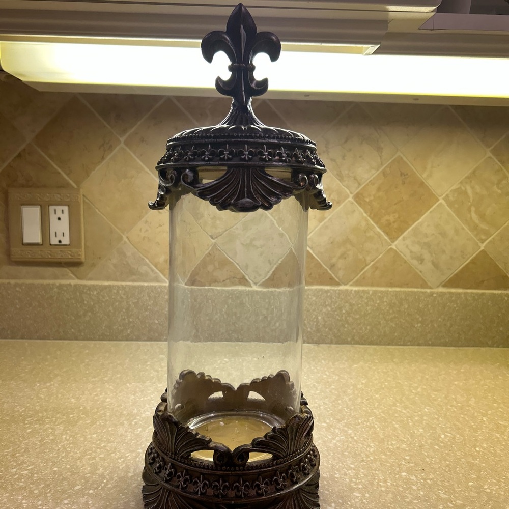 Elegant Fleur-de-Lis Glass Jar